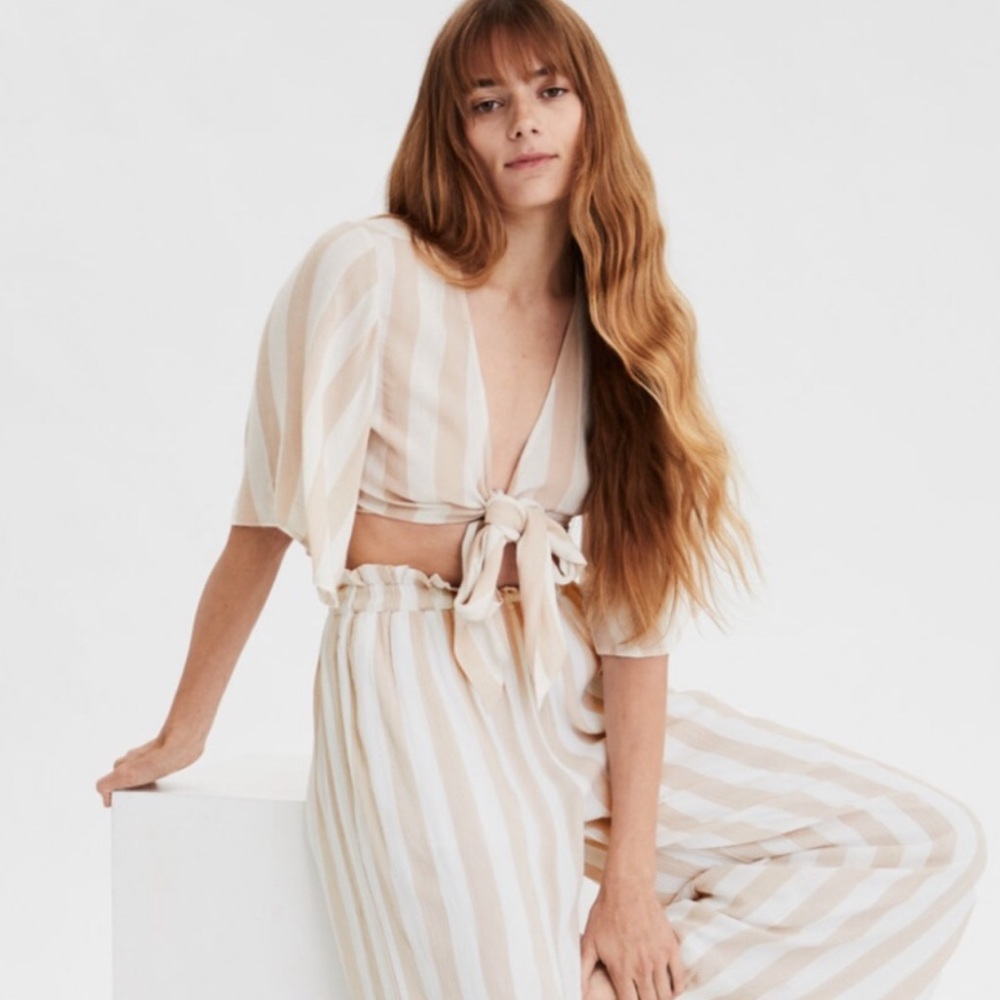 American Eagle Tie Front Top